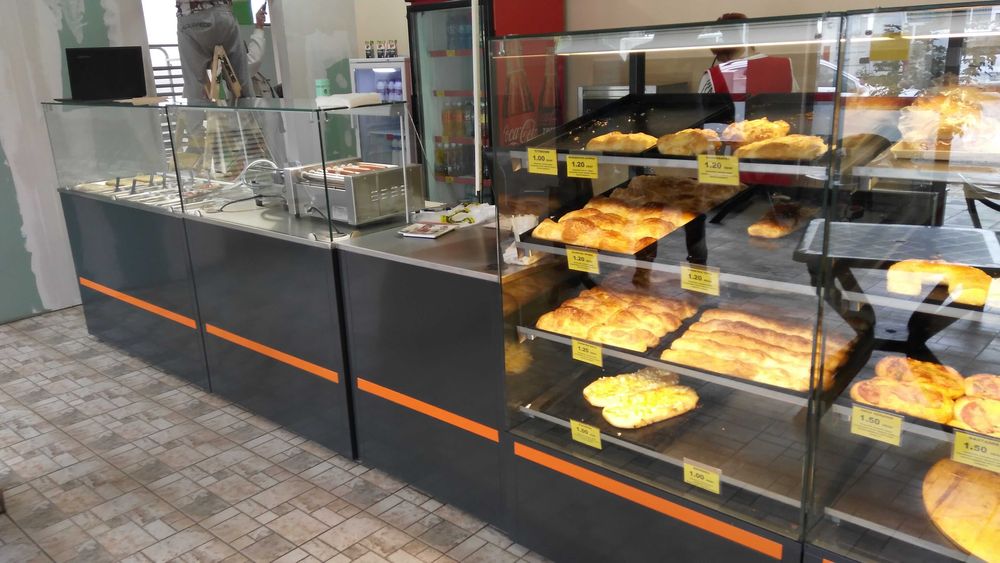 Топли, неутрални и хладилни витрини за закуски и сандвичи - По поръчка