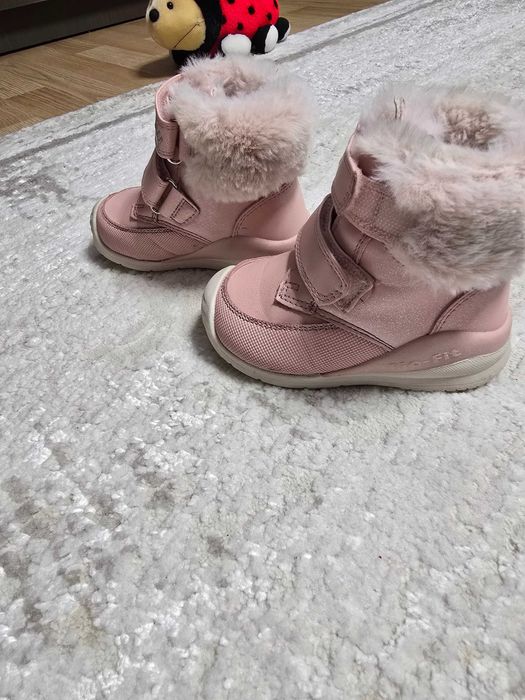 Vând ghetuțe îmblănite fetițe