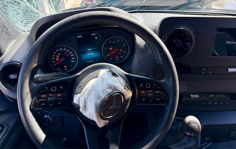 Piese Mercedes Sprinter 907 Dezmembrez an 2020 motor 2.2 euro6 km 130000km carte servo masina arata ca noua