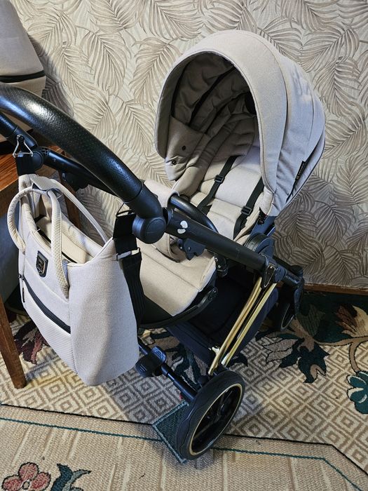 Продам коляску 2 в 1