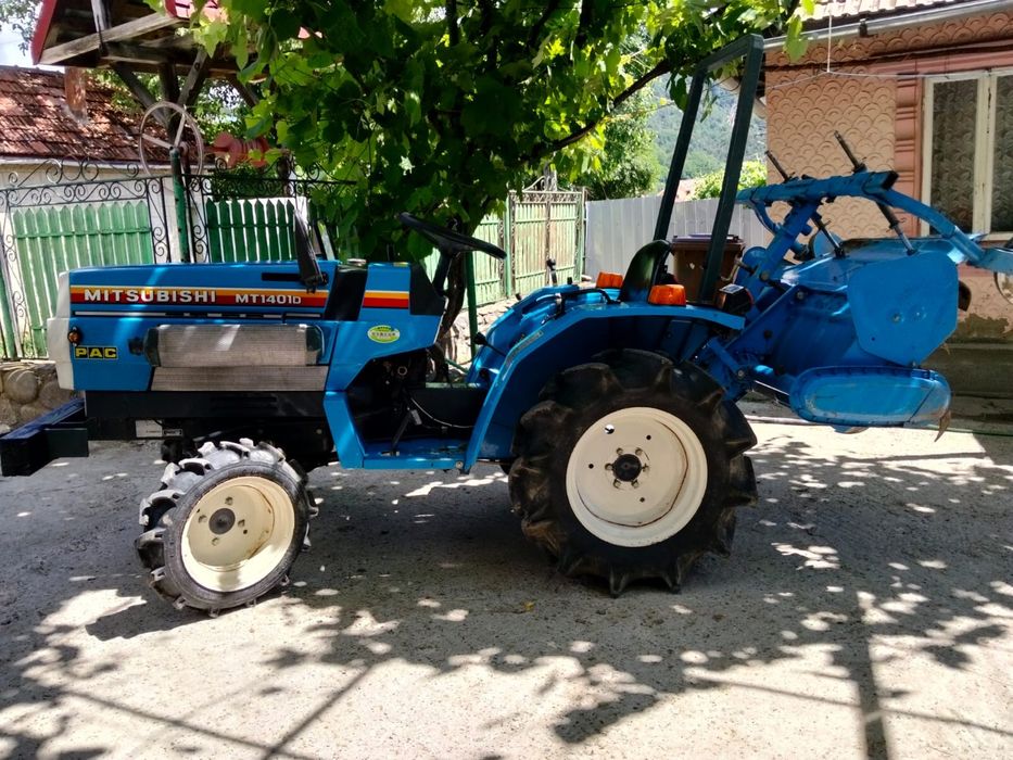 vand tractoras de 15 cai