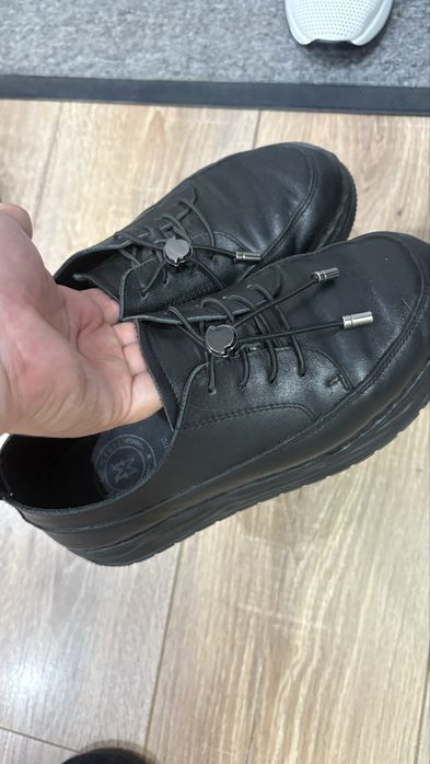 Кожаные ботинки женские