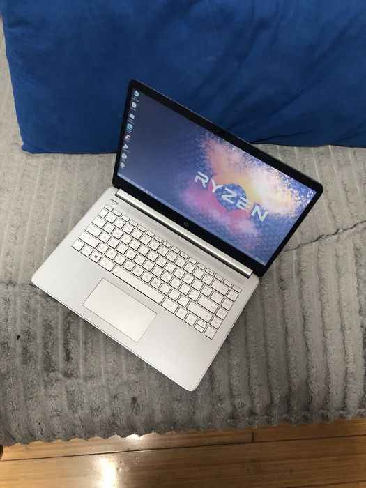 В отличном состоянии Hp Amd razyn 3 ssd M2 500гб windows 10