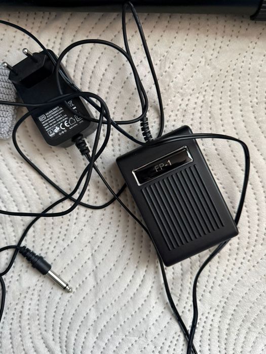 Pian digital Thomann SP-320 și stand ajustabil