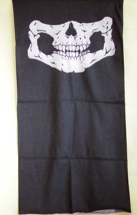 Многофункционално черно шалче