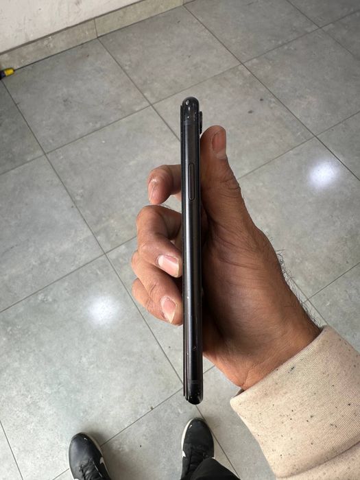 Iphone xr ideal srochna sotiladi