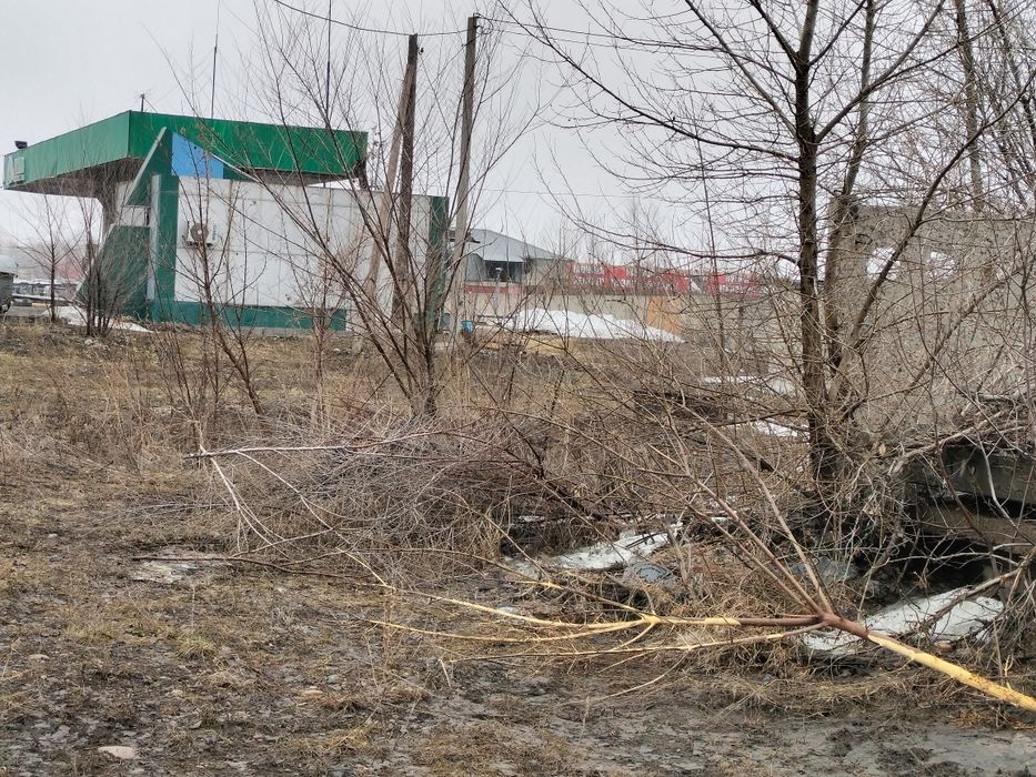 Продам коммерческий огороженный участок  .