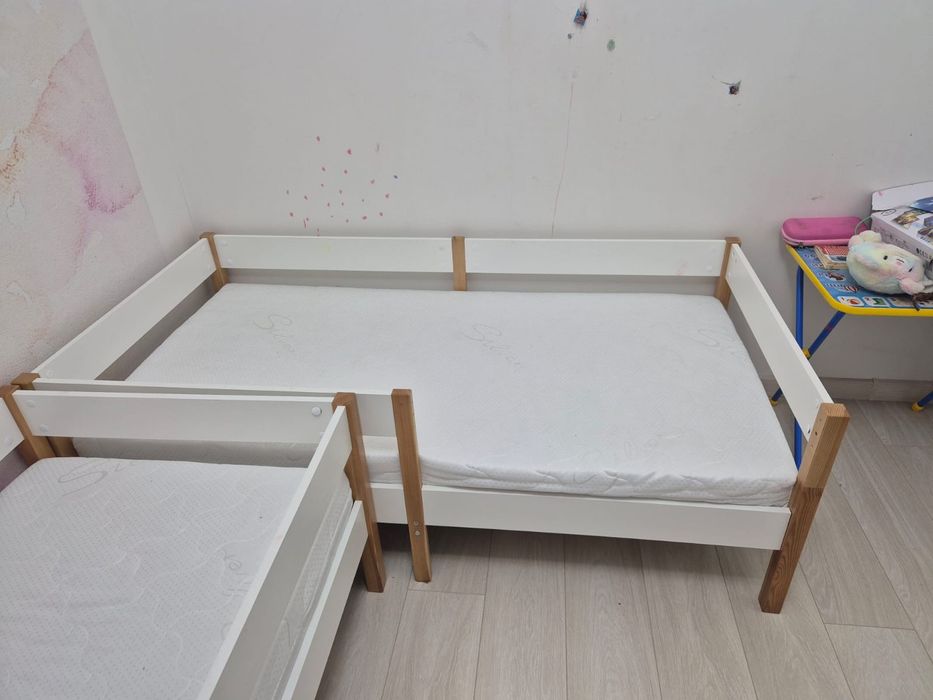 Кровать детская , белая