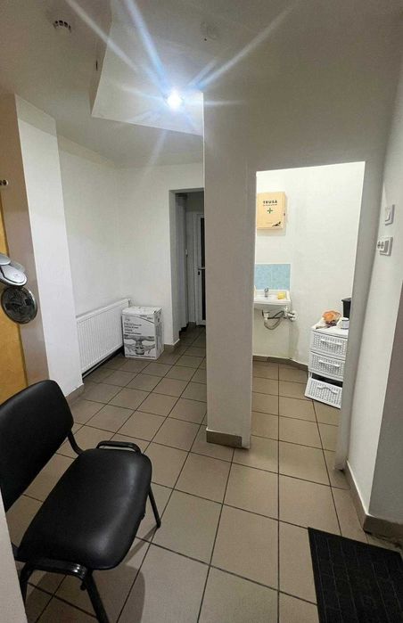 Inchiriez spatiu comercial/salon infrumusetare Caracal