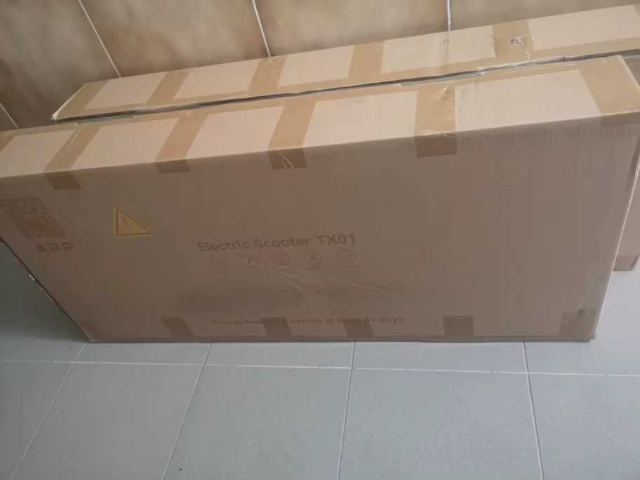 Продавам чисто НОВА електрическа тротинетка E1 PRO electric scooter