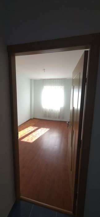 Ofer spre vanzare apartament zona Casa Cartii deasupra fostul Sigma