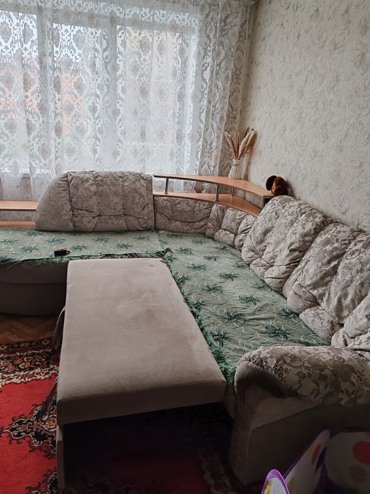 Срочно продам диван