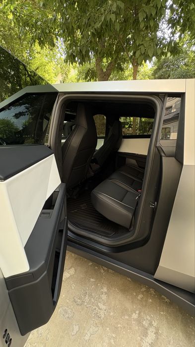 Tesla CyberTruck Cyberbeast наличи Ташкенте