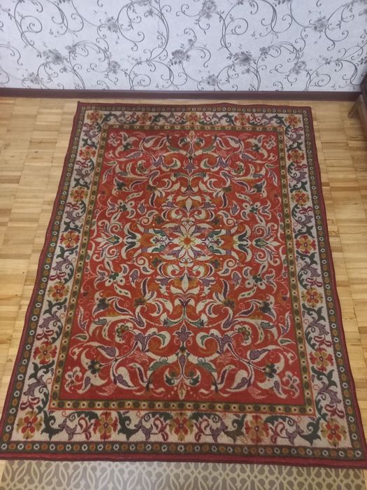 Ковер шерстяной ,фабричный .