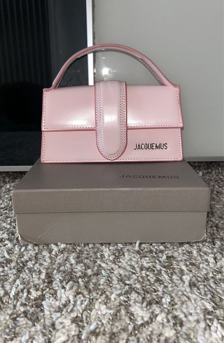 Geanta Jaquemus Le bambino powder pink pe stoc