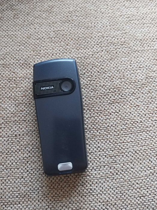 Nokia  6230 telefon mobil cu incarcator Functional se poate vorbi la el