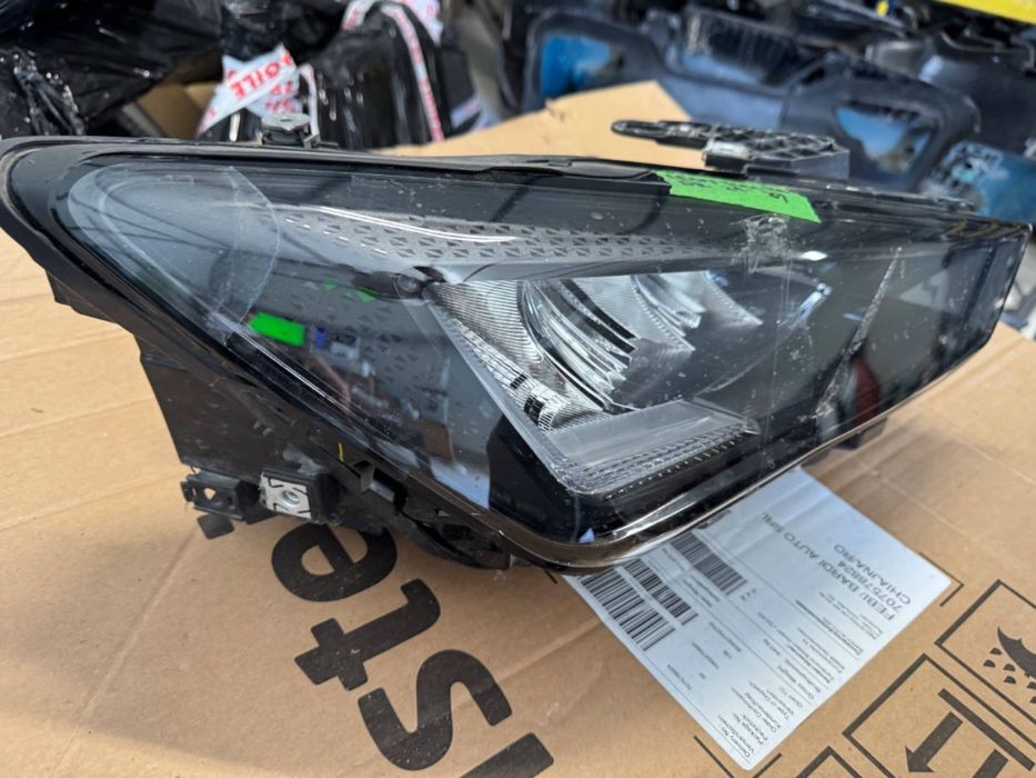 Far dreapta Seat Leon 4 FULL LED 5FB.941.006.D Interior negru