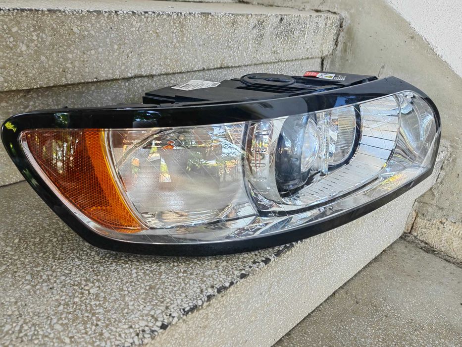 Фар Volvo S40 Xenon десен Оригинален