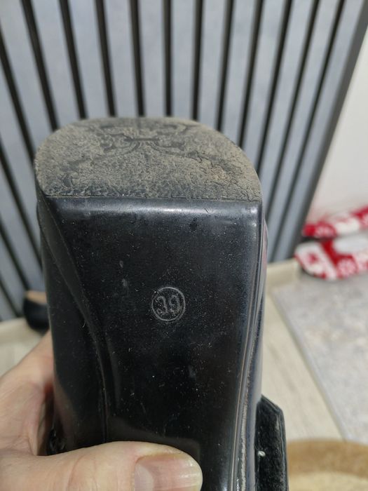 Продам туфли и ботильоны