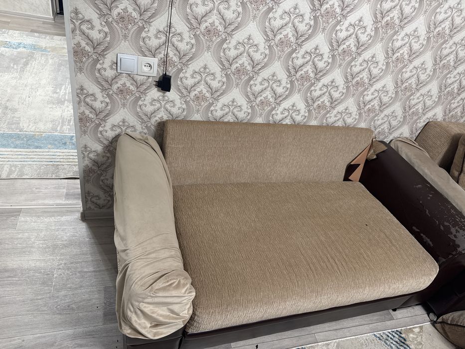 Продается диван  и кресло