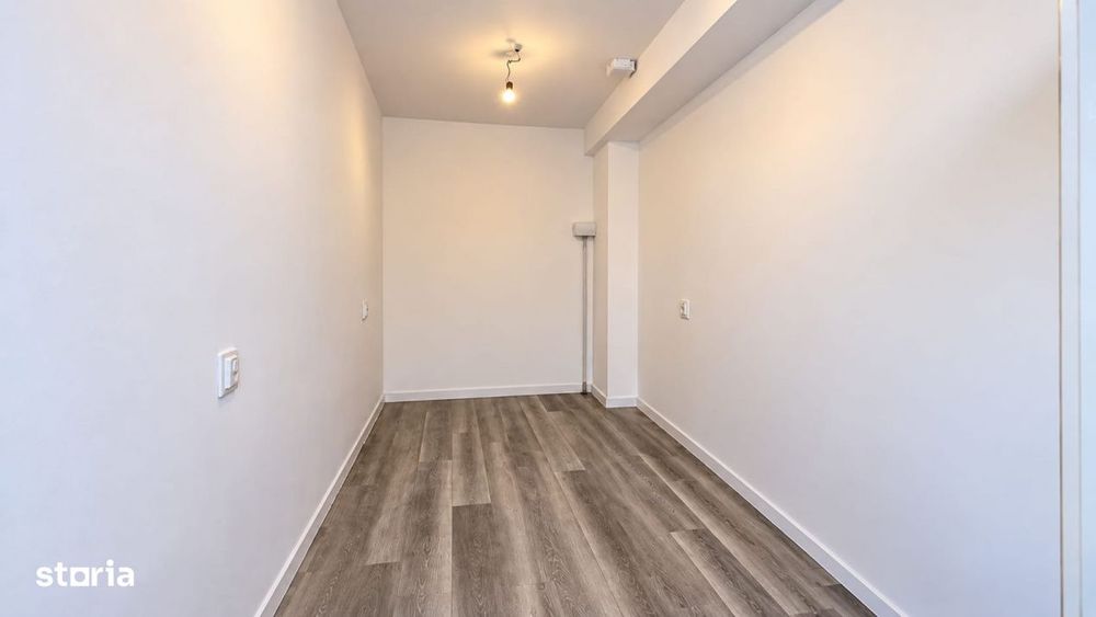 Spatiu comercial 52 mp | Salon Beauty / Barber echipat | Vitrina strad