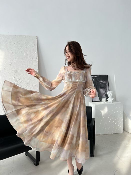 Б/у платье, ни разу не одевалось