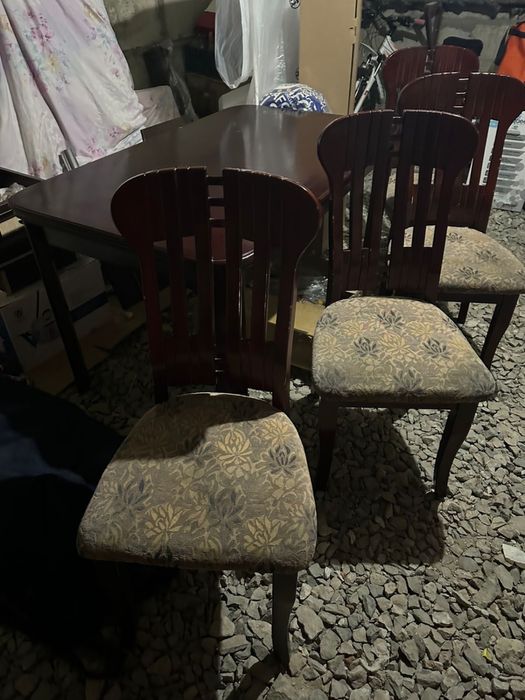 Продам стол и стулья