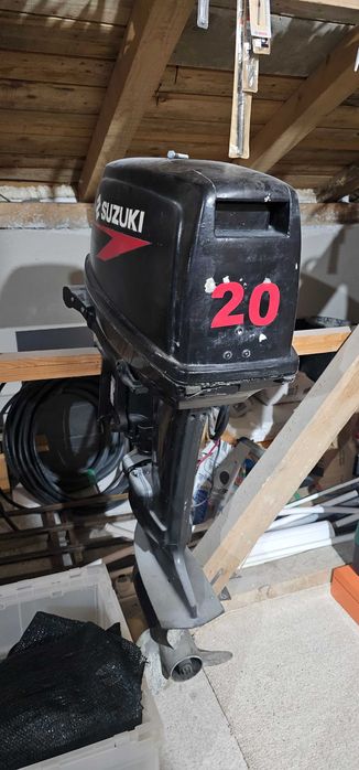 Vand barca Lotus 4.5 m + motor Suzuki DT20
