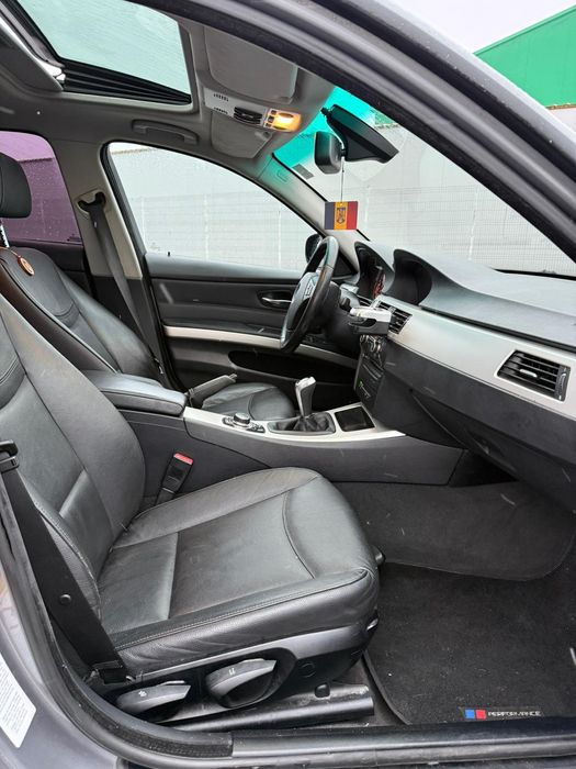 BMW 320D 177CP -Euro5- Trapa/NAVI/Piele/Senzori parcare/Încălzire