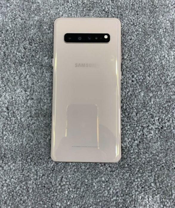 Samsung S10 5g  8+8/256 xotira