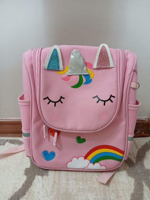 Продам рюкзак для девочки