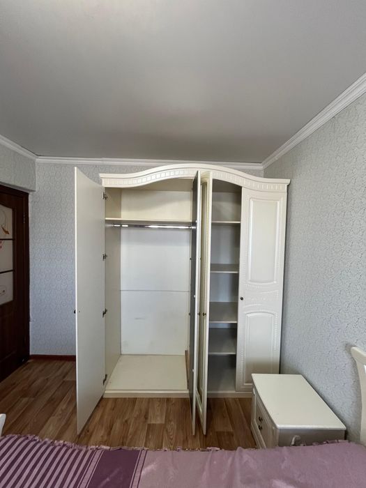 Продается спальный гарнитур