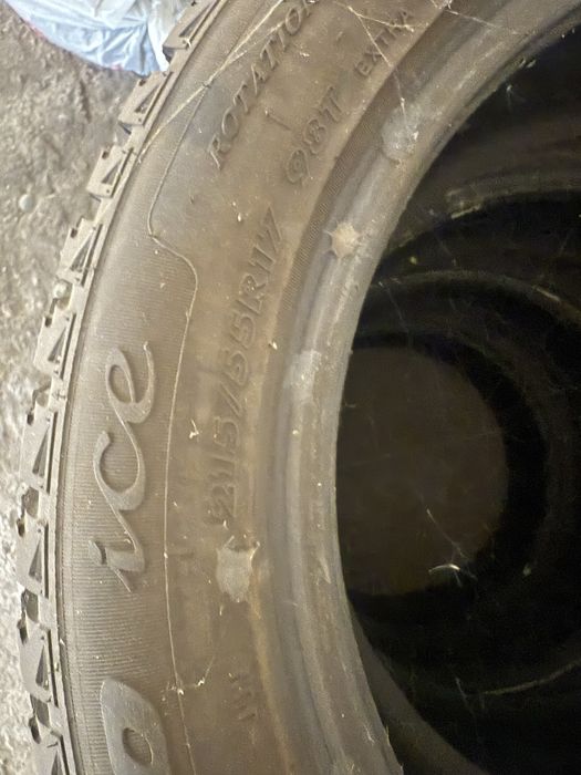 Продам шины шипы на камри