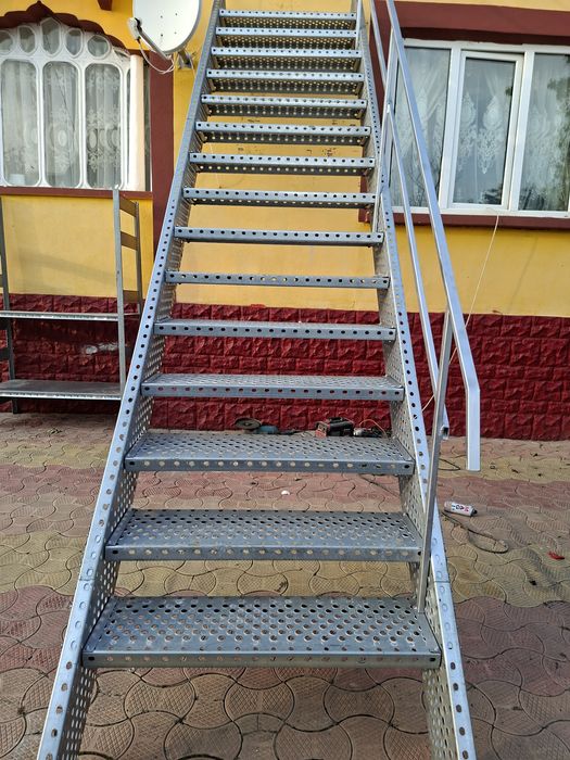 Scarii metalice zincate la cela mai mic preț din România
