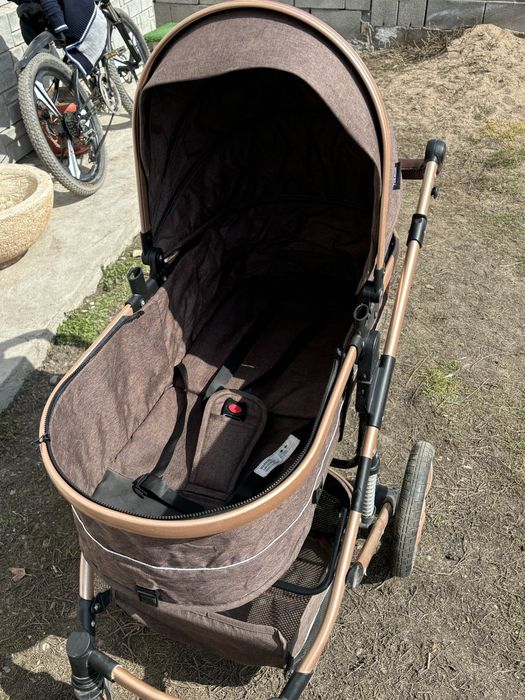 Коляска детская,в хорошом состояний