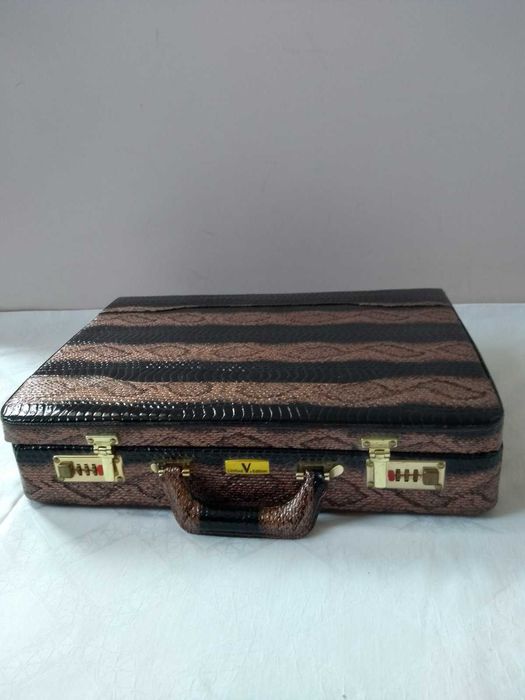 Прибори за хранене и сервиране