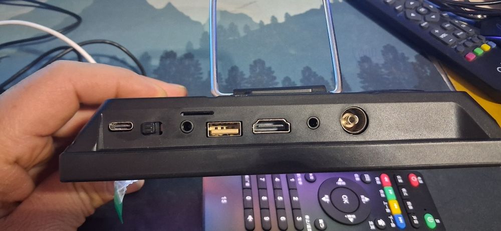 Портотивний мини телевизор с вайфай