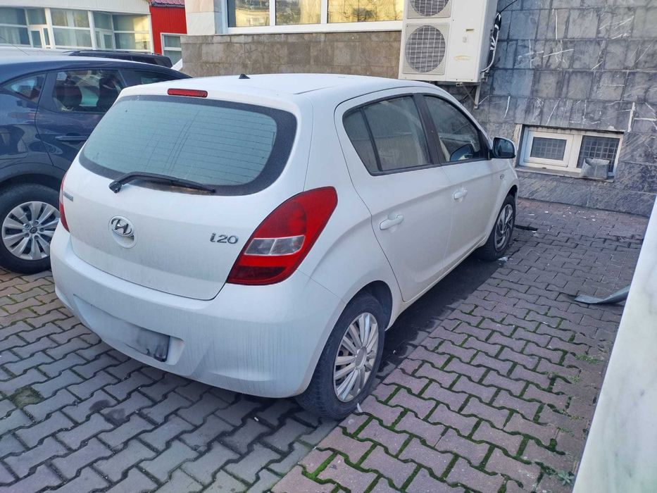 Vand Masina Hynday i20 in stare buna de functionare pret 3600euro
