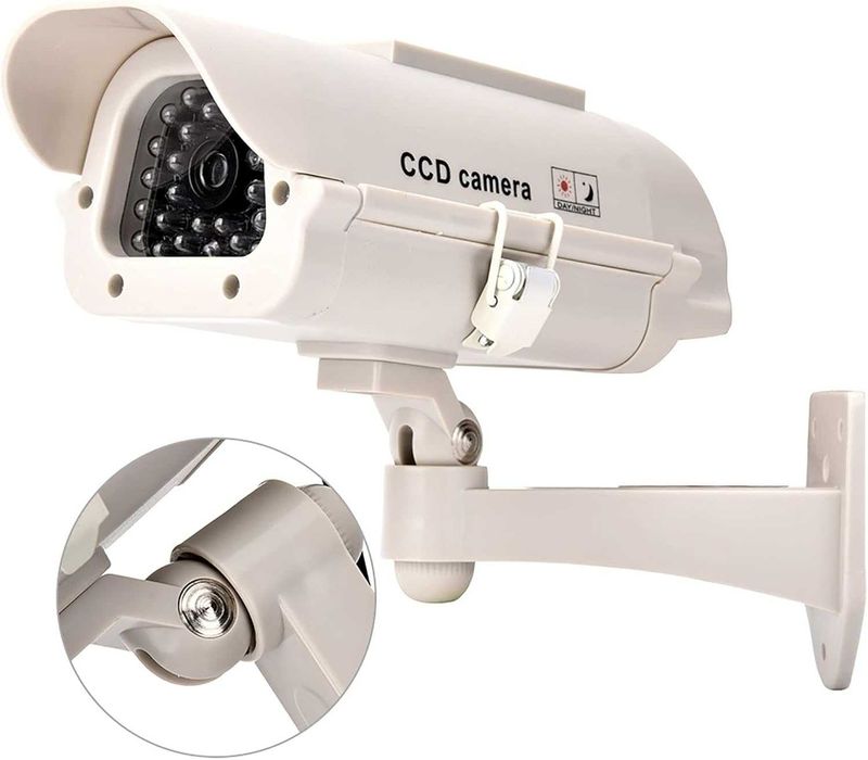 Camera falsa de supraveghere cu panou solar si LED intermitent