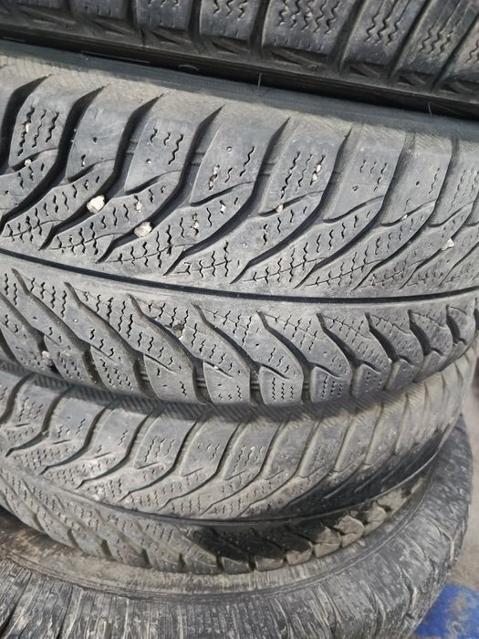 Шины зимние 15 те .
