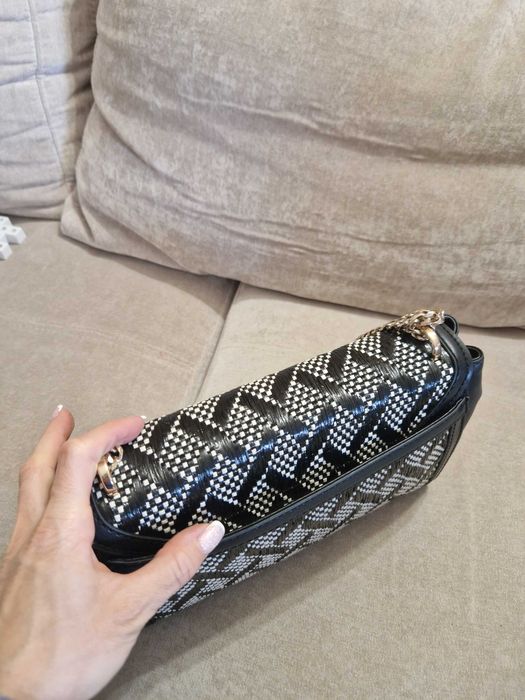 Дамска чанта GUESS