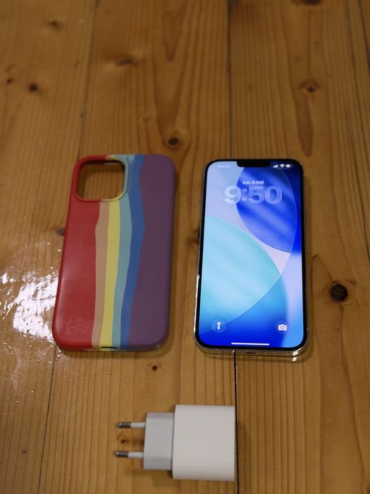 iPhone 13 Pro Max Alb, stare impecabila | Adaptor original + husa cadou!