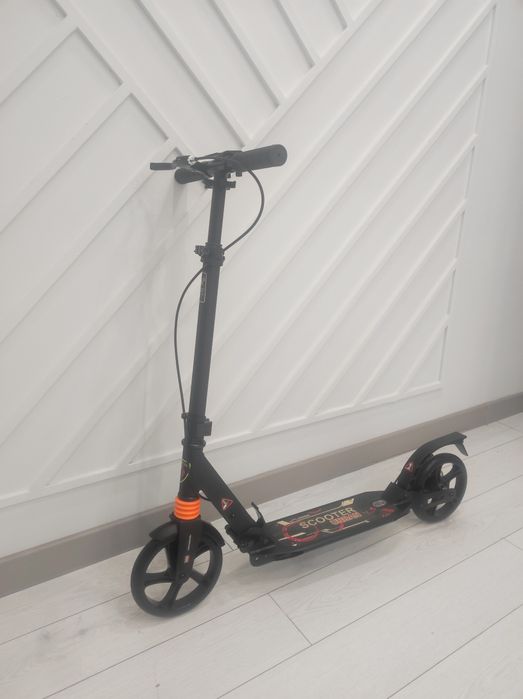 Продам самокат Urban Scooter 116D