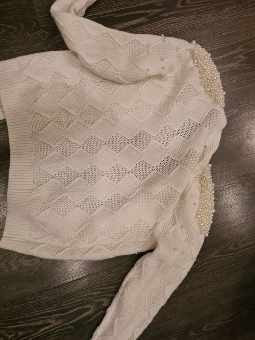 Pulover tricotat damă perle la 250 lei Timișoara