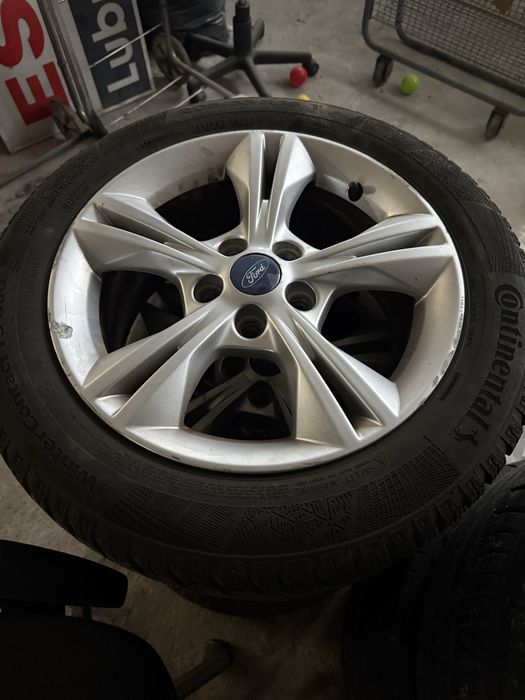 Джанти форд 16 със зимни гуми