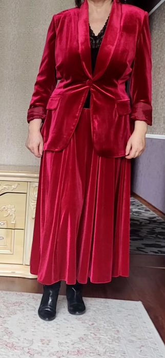 Женский костюм юбочный