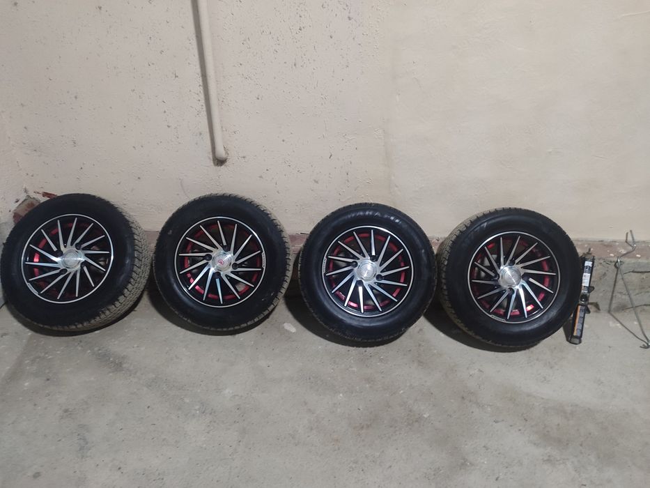 Saka diska 13 balon birga