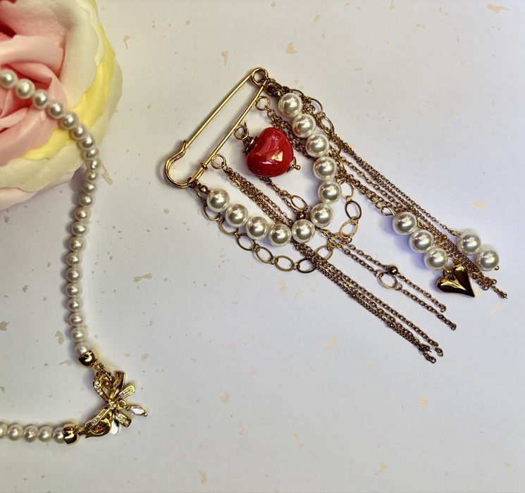 Брошки и колие за подарък- нови,ръчна изработка