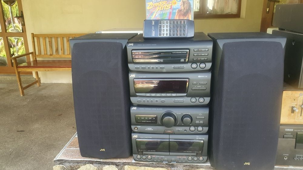 Linie audio JVC boxe