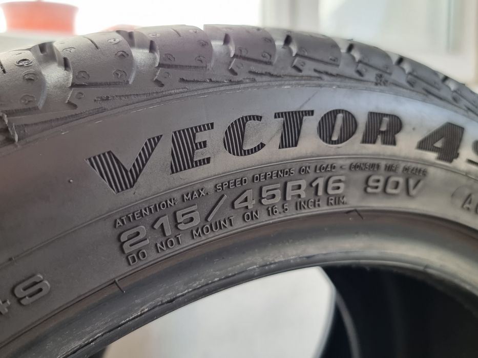 215/45/16 Goodyear 2Броя: 100€ 8.4мм